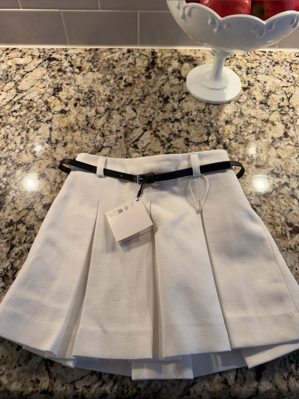 Toddler Girls Zara White Pleated A-Line Mini Skirt with Black Belt